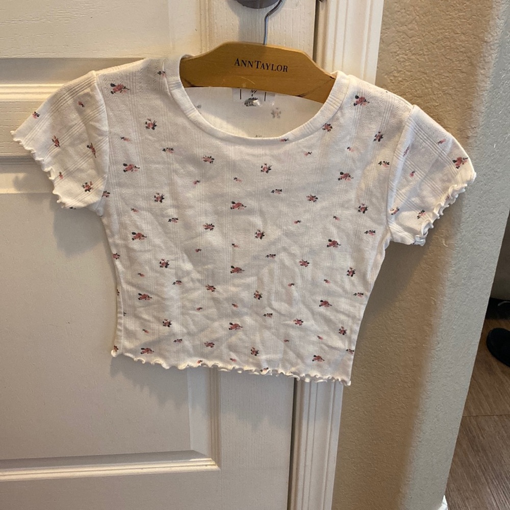 ivy and main white and pink floral print shirt